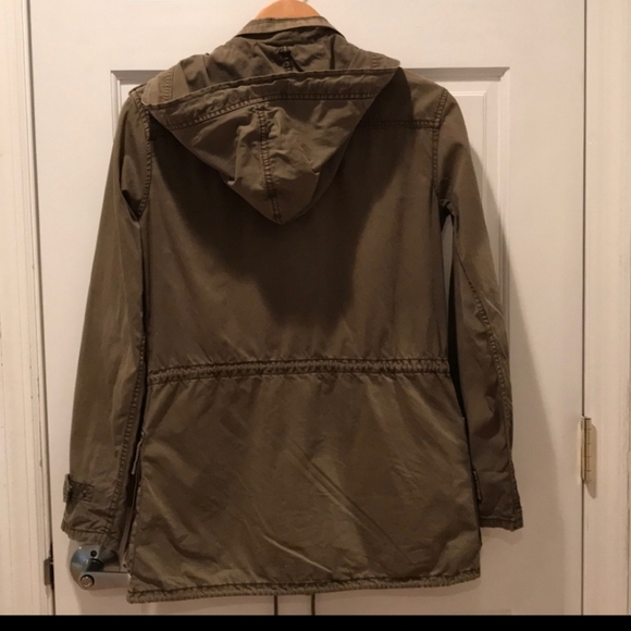 Aritzia Talula Trooper Jacket in Light Khaki Green - Picture 3 of 4